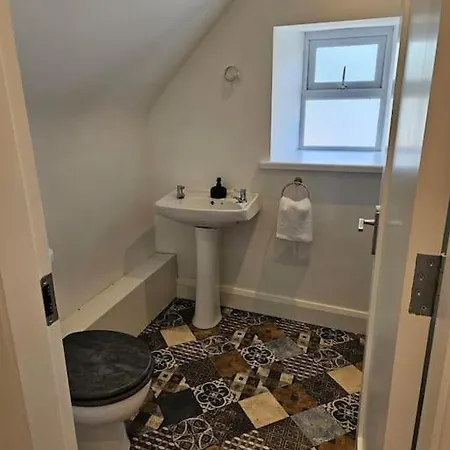 The Old Bar Newly Renovated Semesterbostad Killare